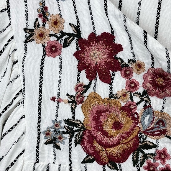 Savanna Jane Embroidered Floral Tunic Sz Medium Peasant Boho Beachy Vacation - Picture 6 of 16